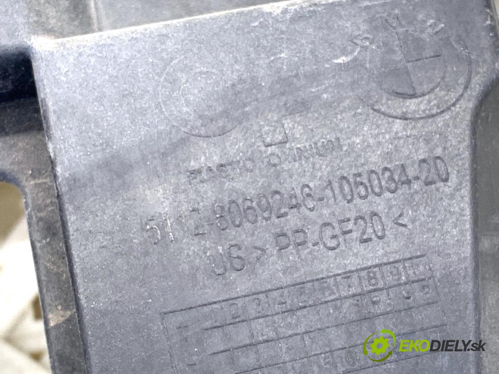 BMW G05 SUV 2020 195 kW xDrive 30 d 2993 úchyt nárazníka pravý zadní část 8069246