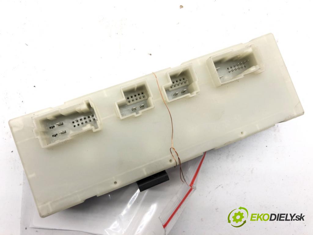 BMW G05 SUV 2020 195 kW xDrive 30 d 2993 Modul dverí 9852928