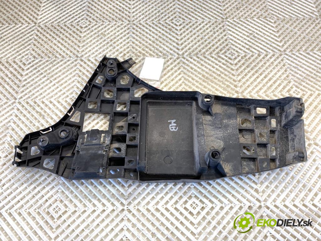 BMW G05 SUV 2020 195 kW xDrive 30 d 2993 úchyt nárazníka pravý zadní část 849221