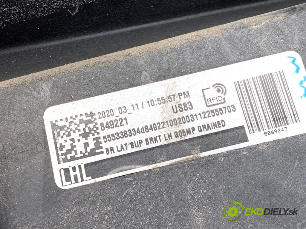 BMW G05 SUV 2020 195 kW xDrive 30 d 2993 úchyt nárazníka pravý zadní část 849221