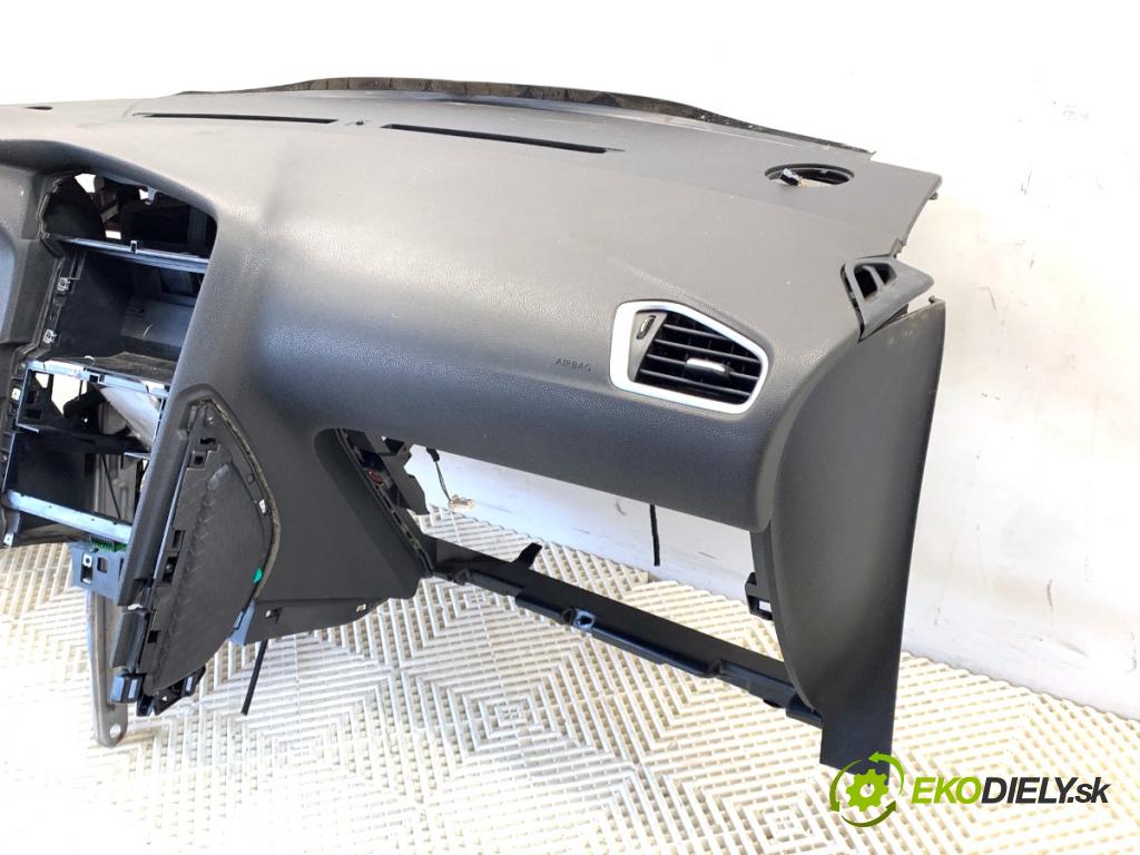 CITROEN DS4 liftback 2011 120 kW 2.0 HDi 165 1997 Palubná doska VANKÚŠ: spolujazdca 9671533477