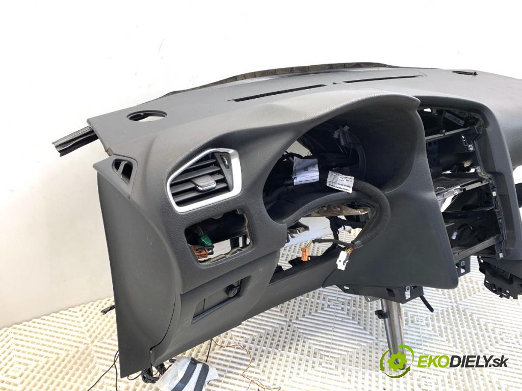 CITROEN DS4 liftback 2011 120 kW 2.0 HDi 165 1997 Palubná doska VANKÚŠ: spolujazdca 9671533477