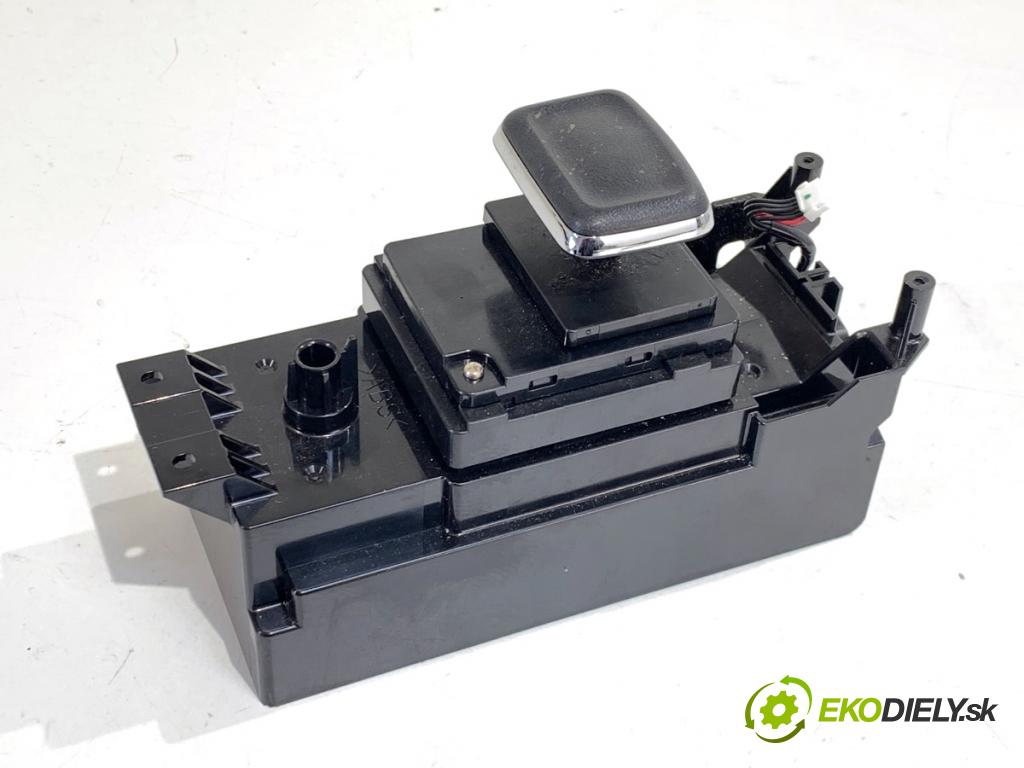 LEXUS IS sedan 2019 133 kW 300h (AVE30_) 2494 Panel ovládania navigácie 84780-53192