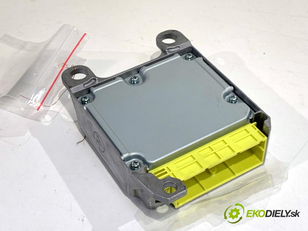 LEXUS IS sedan 2019 133 kW 300h (AVE30_) 2494 senzor airbag 89170-53660 (Snímač)