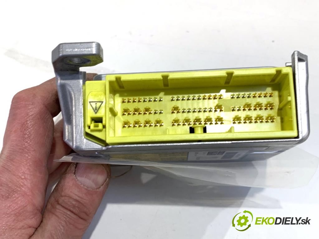 LEXUS IS sedan 2019 133 kW 300h (AVE30_) 2494 senzor airbag 89170-53660 (Snímač)