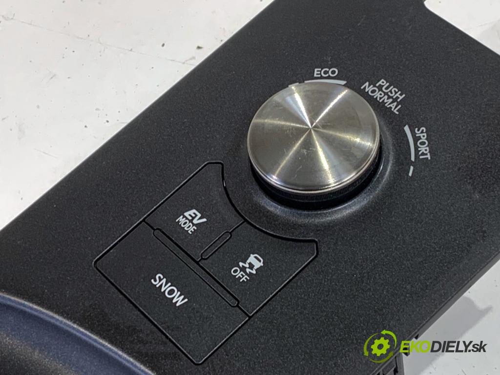 LEXUS IS sedan 2019 133 kW 300h (AVE30_) 2494 přepínač MODE JAZDY 75F941