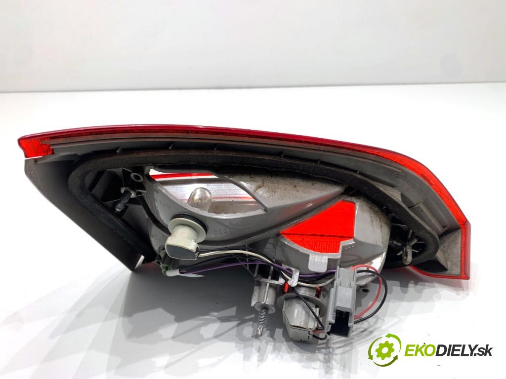 FORD FOCUS III Kombi 2016 92 kW 1.0 EcoBoost 998 světlo zadní část pravá vnitřní F1EB-13A602-BA (Klika dveří ostatní)