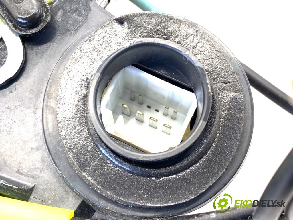 LEXUS IS sedan 2015 180 kW 200t (ASE30) 1998 zámok Dvere pravy zad