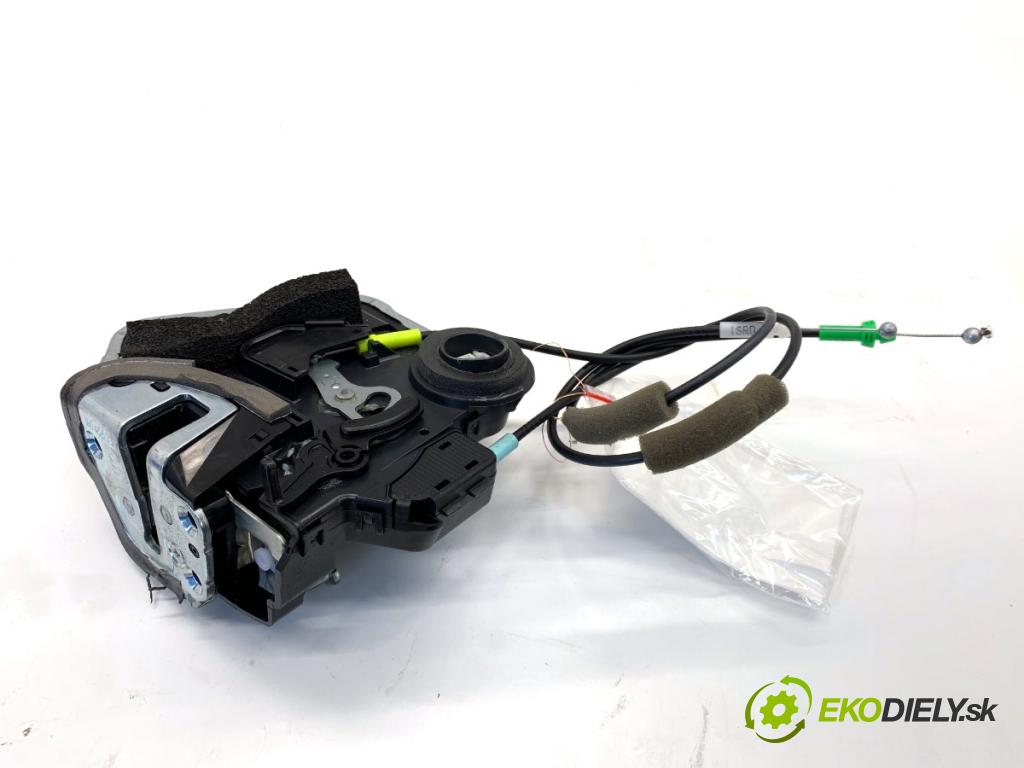 LEXUS IS sedan 2015 180 kW 200t (ASE30) 1998 zámok Dvere ľavy zad