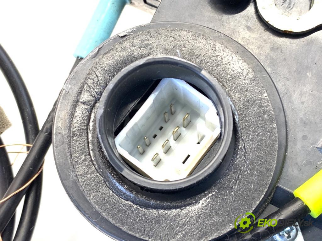 LEXUS IS sedan 2015 180 kW 200t (ASE30) 1998 zámok Dvere ľavy zad