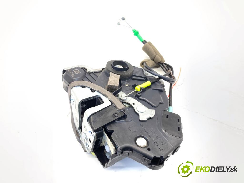 LEXUS IS sedan 2015 180 kW 200t (ASE30) 1998 zámok dveře levý přední část