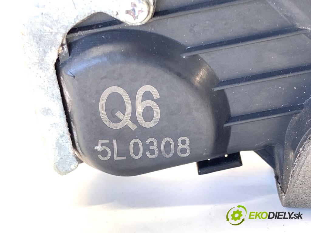 LEXUS IS sedan 2015 180 kW 200t (ASE30) 1998 zámok Dvere ľavy predný