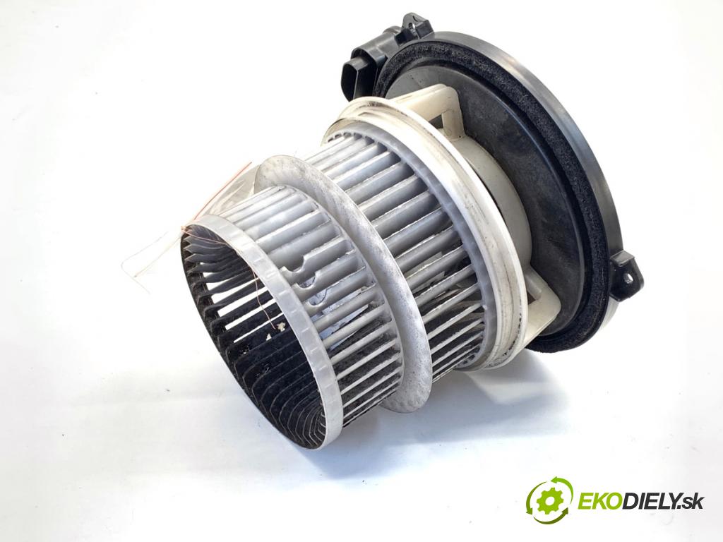 LEXUS IS sedan 2015 180 kW 200t (ASE30) 1998 ventilátor kúrenia 