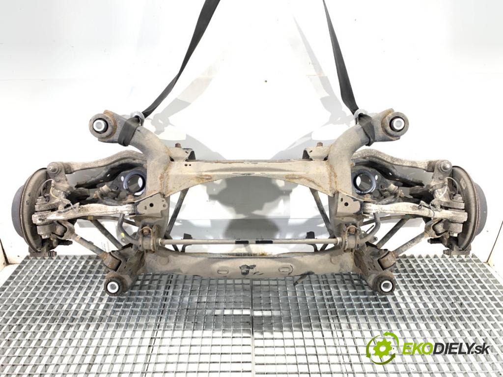 LEXUS IS sedan 2015 180 kW 200t (ASE30) 1998 Výstuha zad 