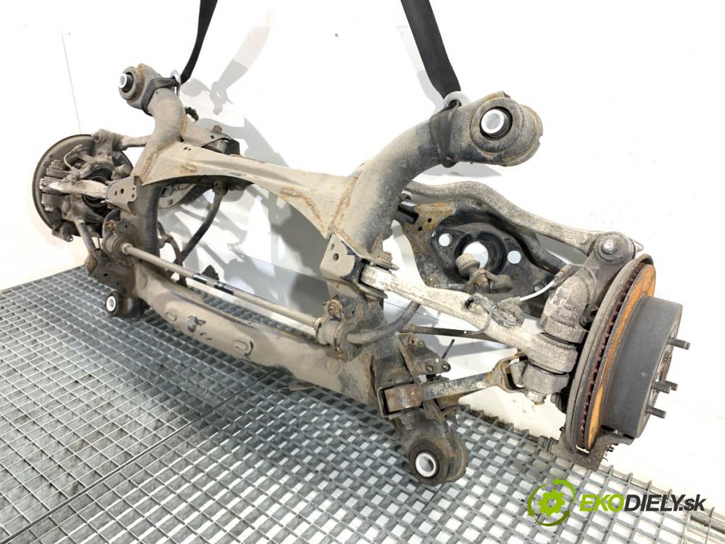 LEXUS IS sedan 2015 180 kW 200t (ASE30) 1998 Výstuha zad