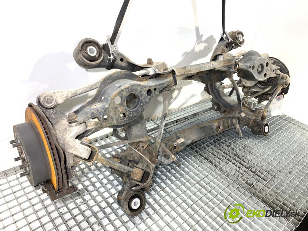 LEXUS IS sedan 2015 180 kW 200t (ASE30) 1998 Výstuha zad