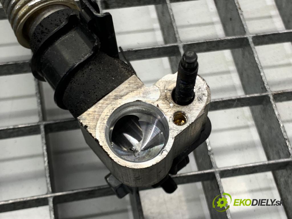 LEXUS IS sedan 2015 180 kW 200t (ASE30) 1998 rúrka klimatizácie  (Rúrka klimatizácie)