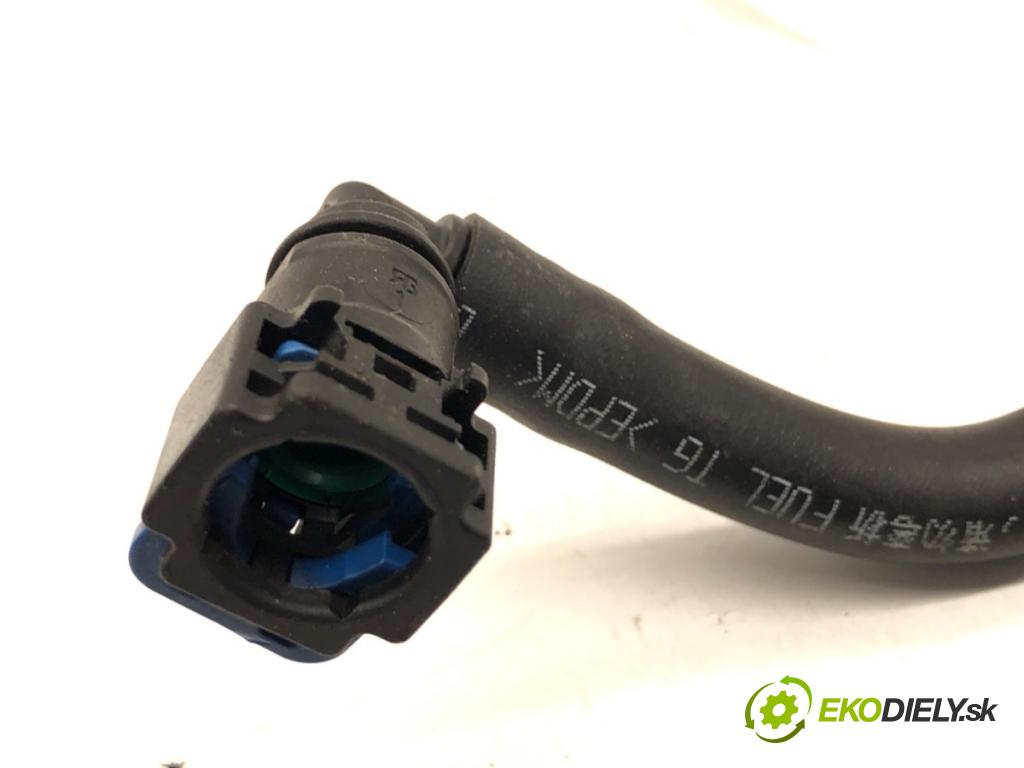 LEXUS IS sedan 2015 180 kW 200t (ASE30) 1998 Rúrka PALIVO: