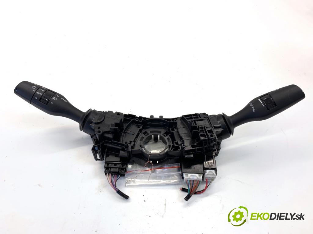 LEXUS IS sedan 2015 180 kW 200t (ASE30) 1998 přepínač kombinovaný  (Páčky pod volantem)