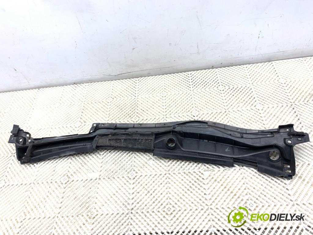 LEXUS IS sedan 2015 180 kW 200t (ASE30) 1998 torpédo plast pod čelní okno 55708-53120 (Plast pod čelním sklem)