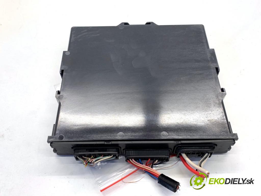 LEXUS IS sedan 2015 180 kW 200t (ASE30) 1998 modul komfortu  (Komfortní modul)