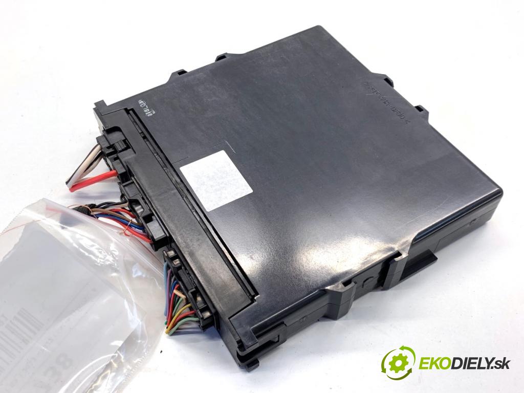 LEXUS IS sedan 2015 180 kW 200t (ASE30) 1998 modul komfortu  (Komfortní modul)