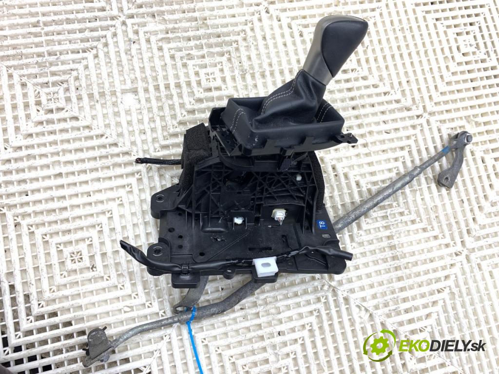 LEXUS IS sedan 2015 180 kW 200t (ASE30) 1998 kulisa  (Řadicí páka (kulisa) )