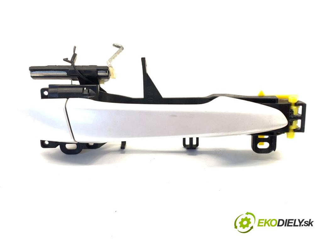 LEXUS IS sedan 2015 180 kW 200t (ASE30) 1998 klika vnejší pravý přední část 