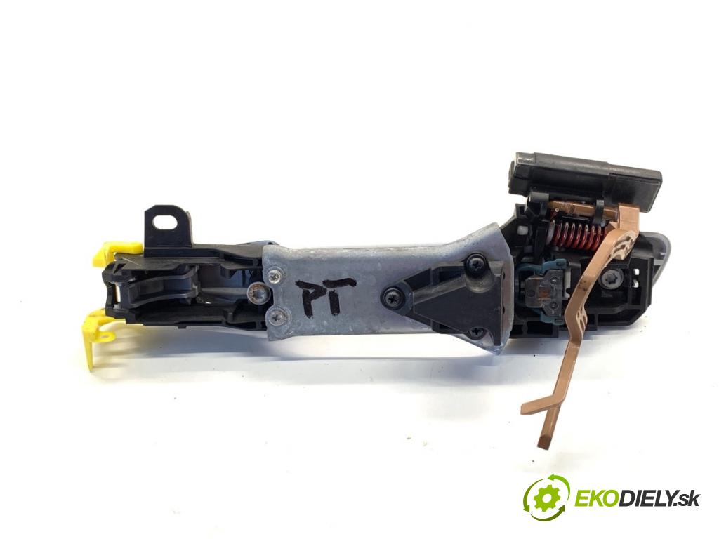 LEXUS IS sedan 2015 180 kW 200t (ASE30) 1998 klika vnejší pravý zadní část