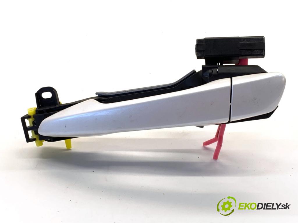 LEXUS IS sedan 2015 180 kW 200t (ASE30) 1998 klika vnejší levý zadní část 