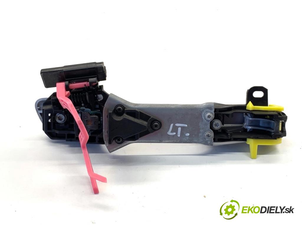 LEXUS IS sedan 2015 180 kW 200t (ASE30) 1998 klika vnejší levý zadní část