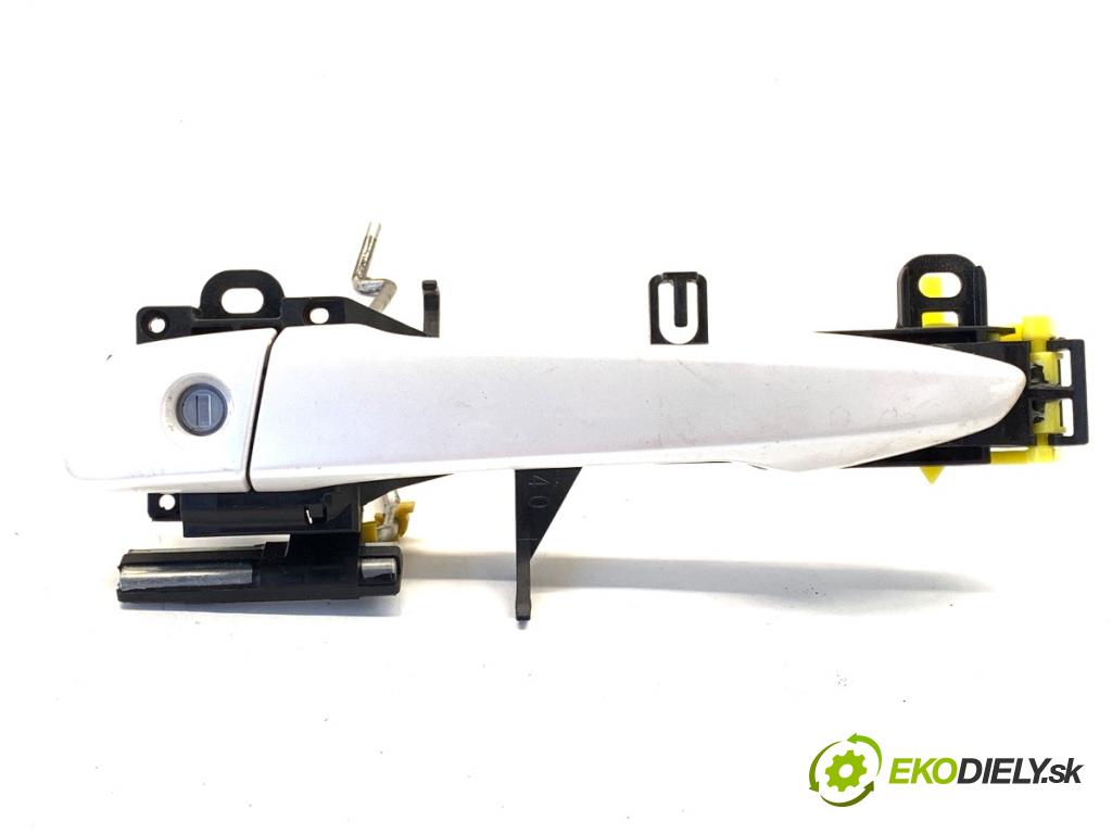 LEXUS IS sedan 2015 180 kW 200t (ASE30) 1998 klika vnejší levý přední část 