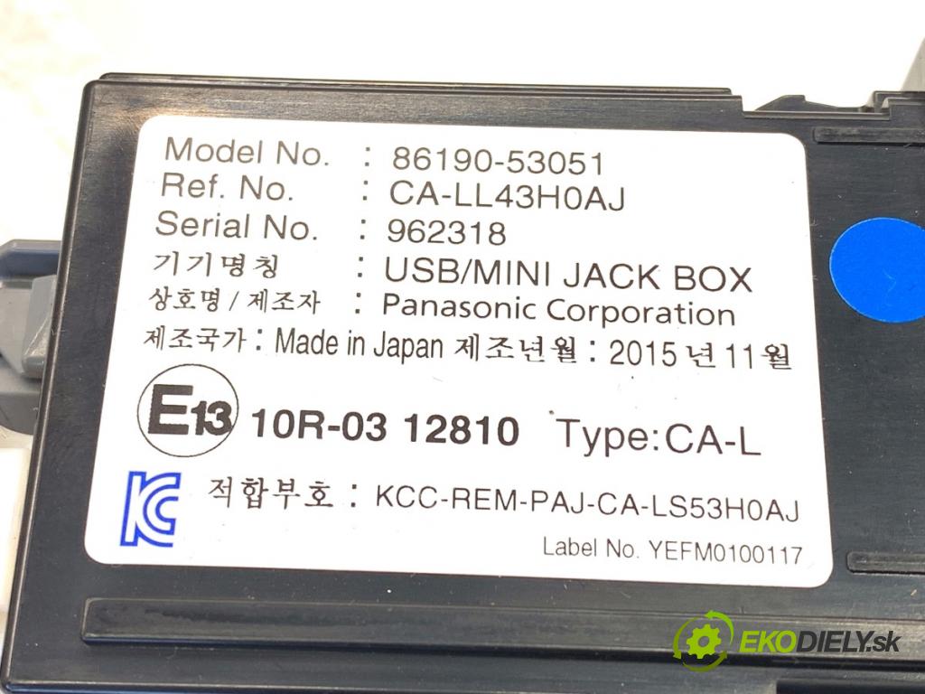 LEXUS IS sedan 2015 180 kW 200t (ASE30) 1998 HNÍZDO: USB 86190-53051