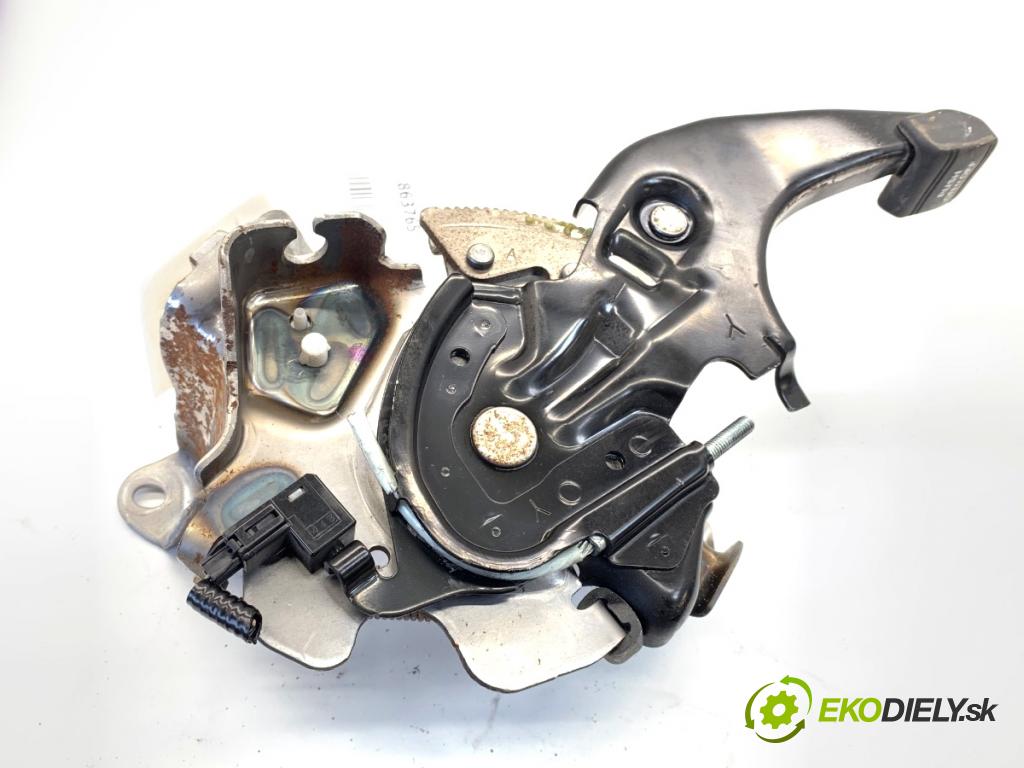 LEXUS IS sedan 2015 180 kW 200t (ASE30) 1998 kulisa brzdy ruční brzdy