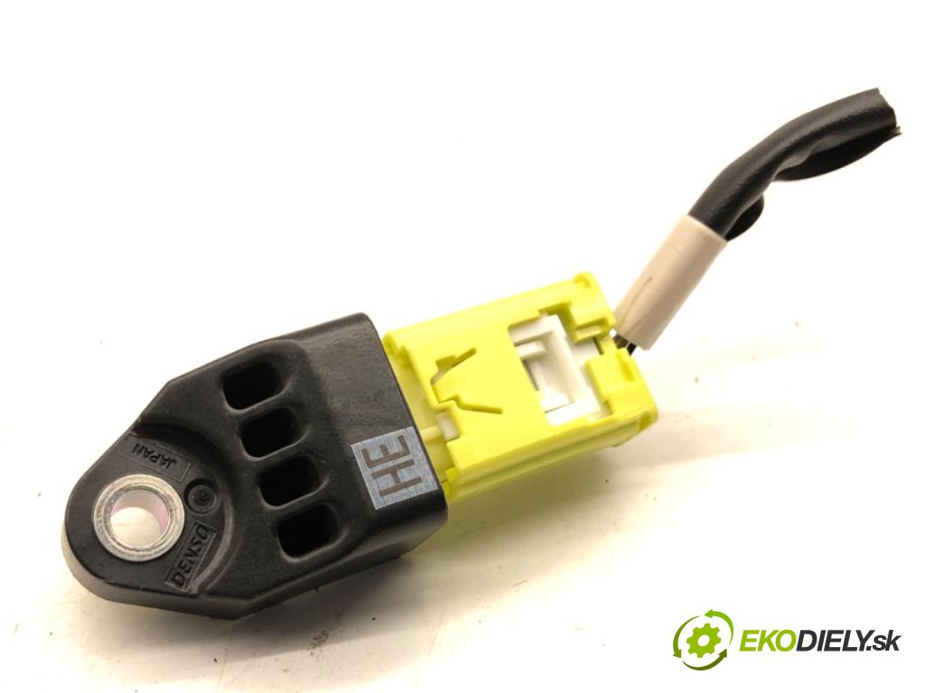 LEXUS IS sedan 2015 180 kW 200t (ASE30) 1998 snímač nárazu 89831-53050 (Snímač nárazu)