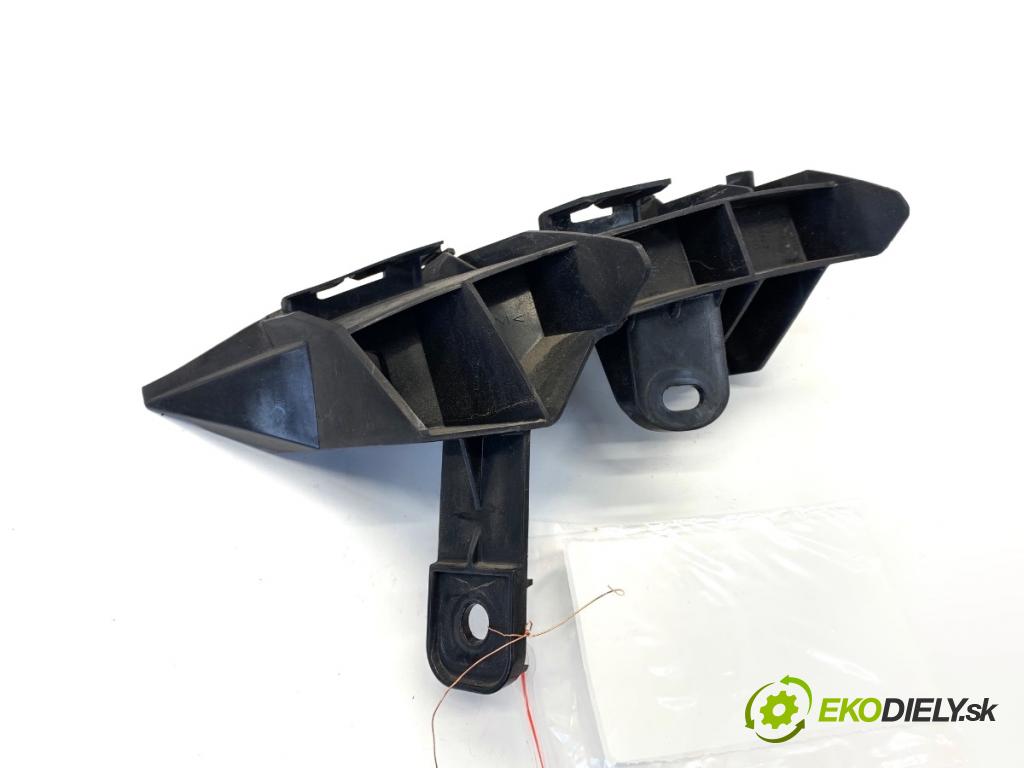 LEXUS IS sedan 2015 180 kW 200t (ASE30) 1998 Úchyt nárazníka ľavy zad 52563-53030