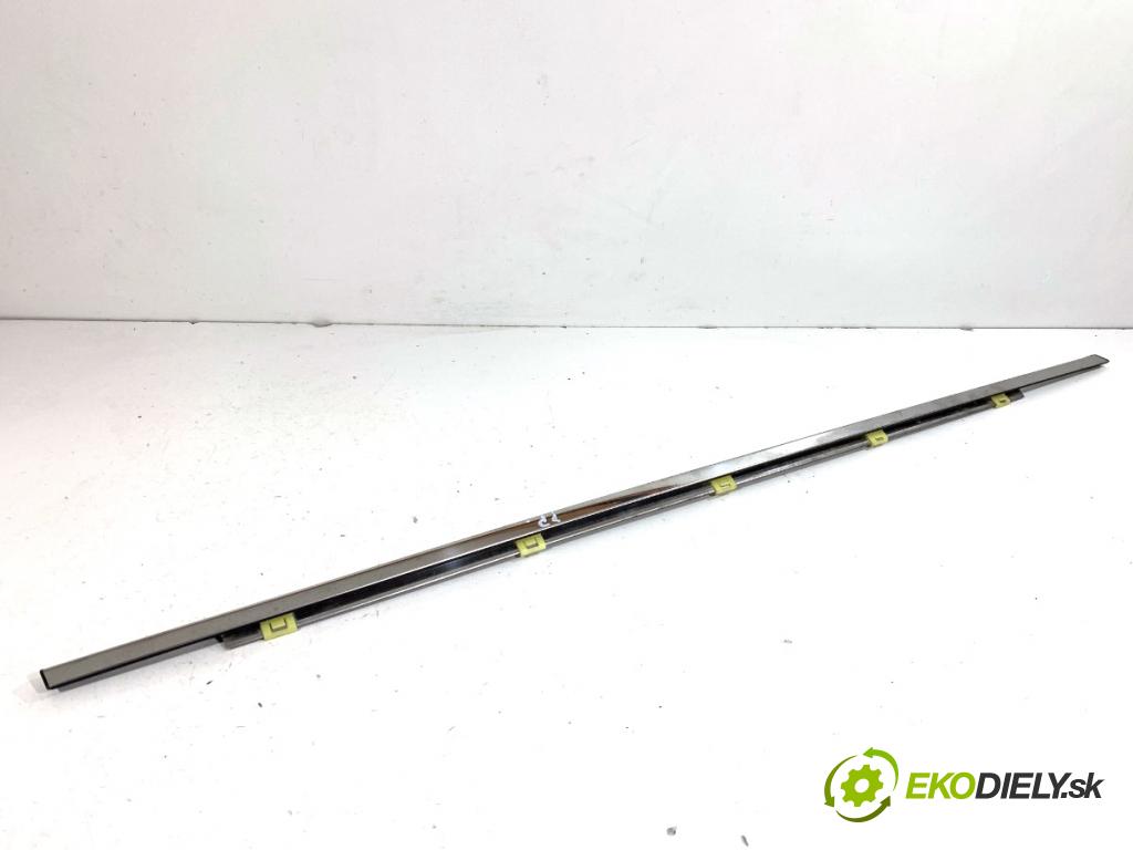 LEXUS IS sedan 2015 180 kW 200t (ASE30) 1998 Lišta Sbírání: predný pravy