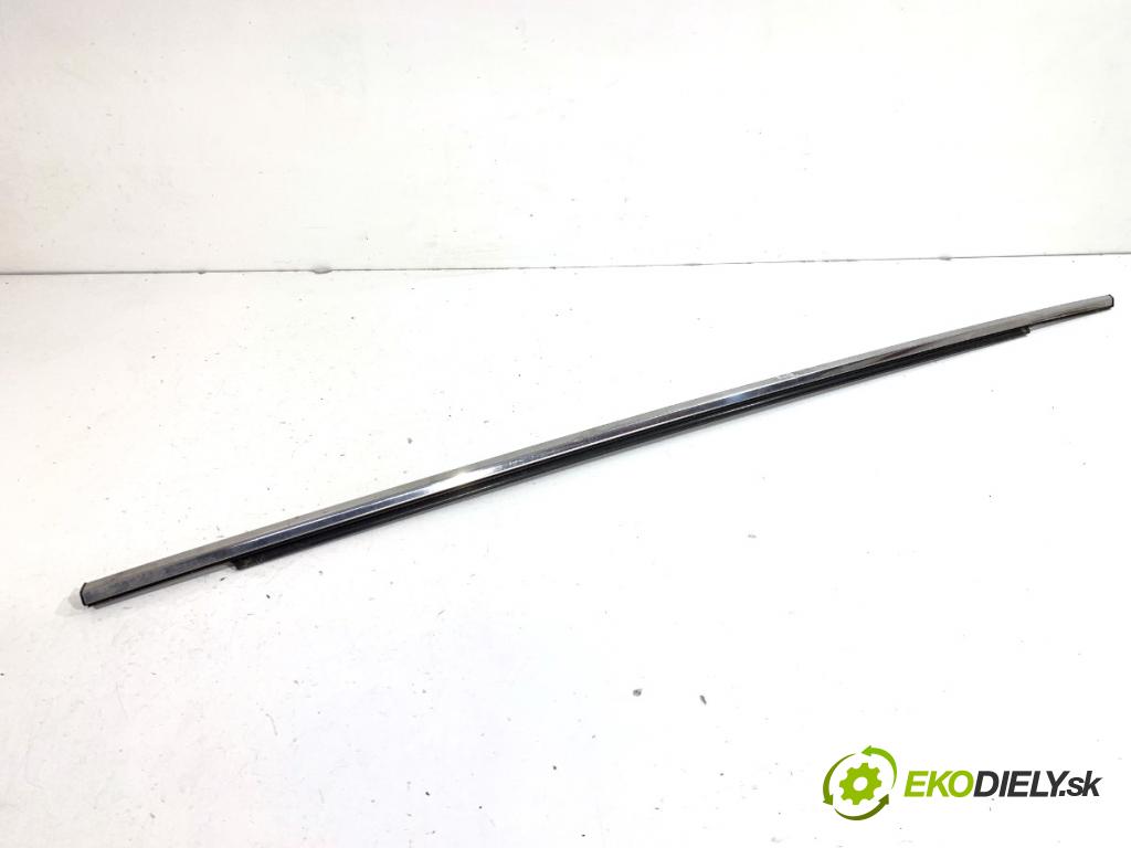 LEXUS IS sedan 2015 180 kW 200t (ASE30) 1998 lišta Sbírání: přední část levý 