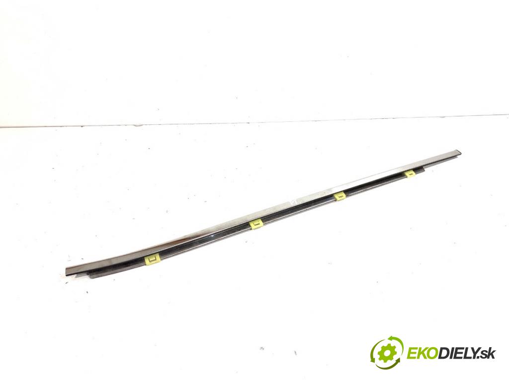 LEXUS IS sedan 2015 180 kW 200t (ASE30) 1998 Lišta Sbírání: zad pravy