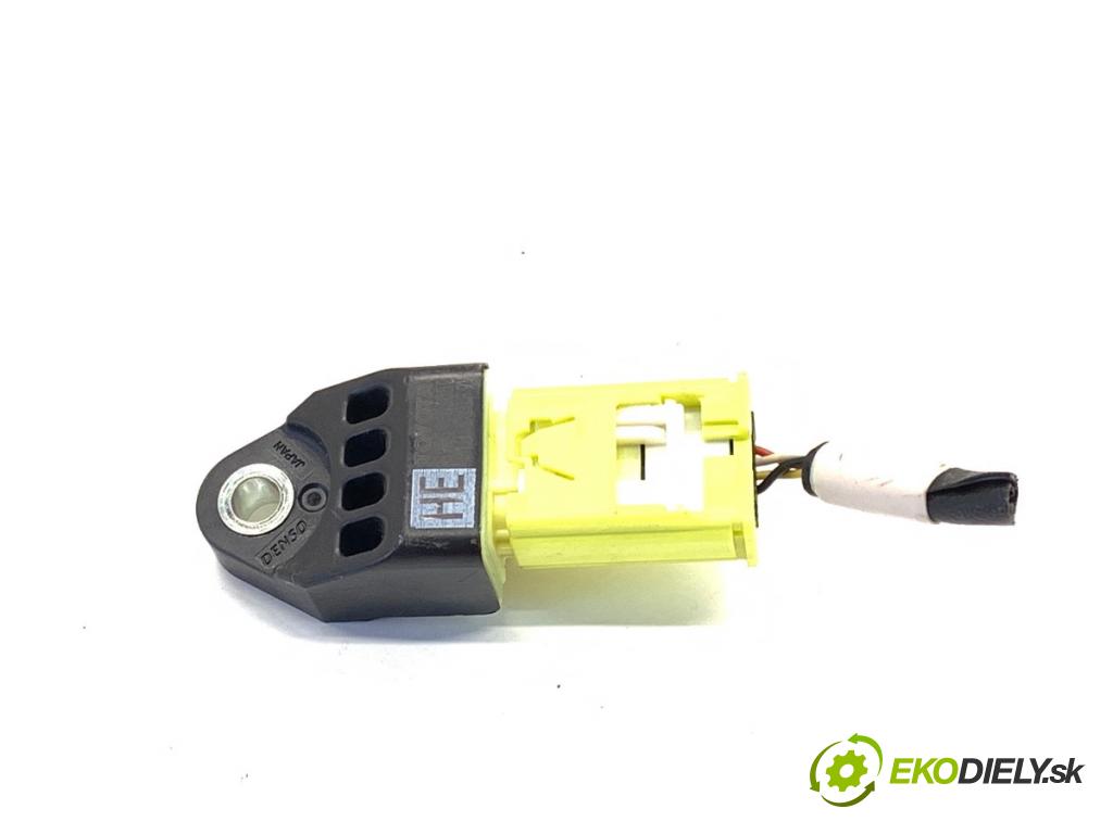 LEXUS IS sedan 2015 180 kW 200t (ASE30) 1998 snímač nárazu 89831-53050 (Snímač nárazu)