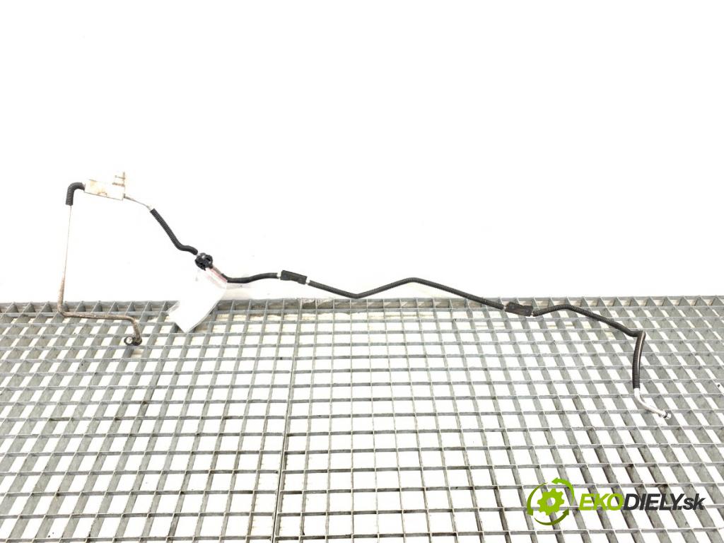 LEXUS IS sedan 2015 180 kW 200t (ASE30) 1998 rúrka klimatizace  (Trubka klimatizace)