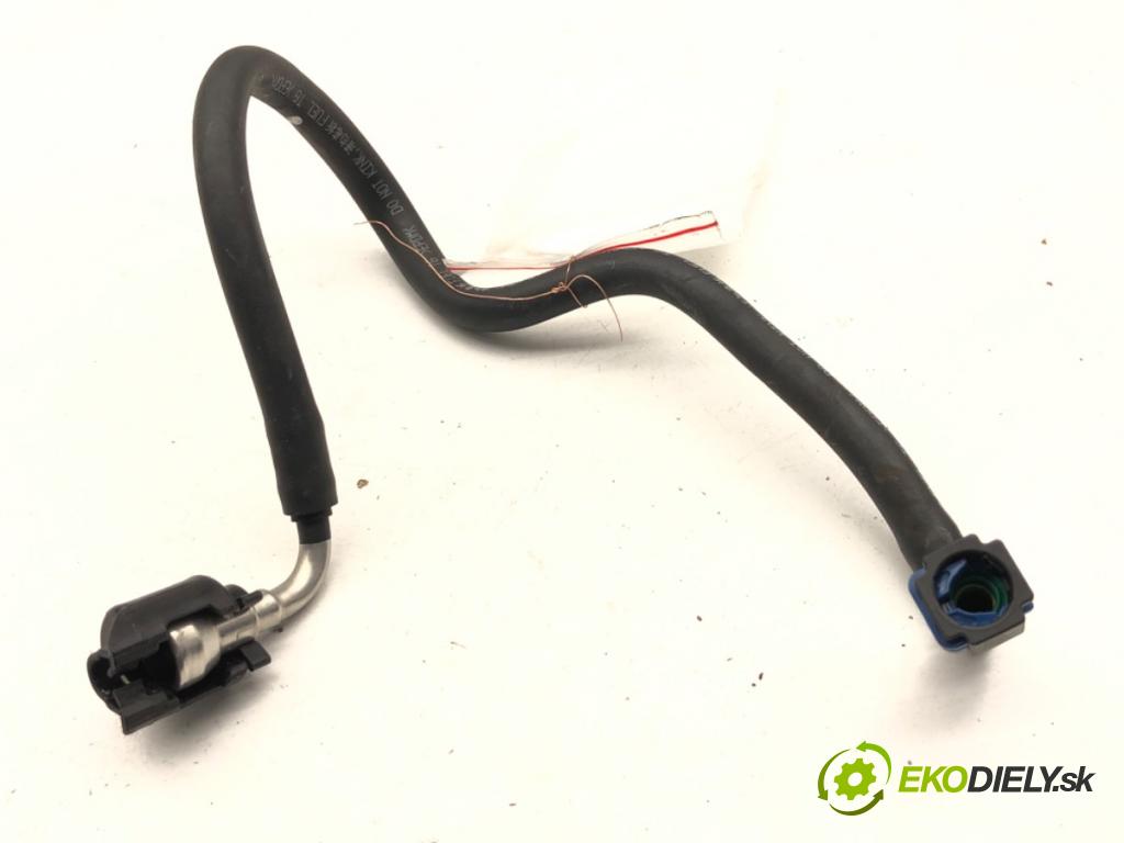 LEXUS IS sedan 2015 180 kW 200t (ASE30) 1998 Rúrka PALIVO: 