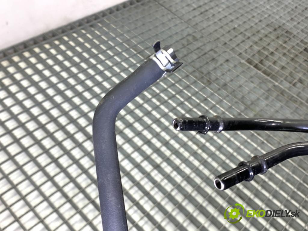 LEXUS IS sedan 2015 180 kW 200t (ASE30) 1998 Rúrka PALIVO: