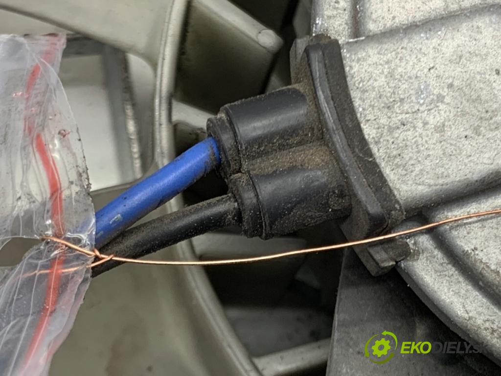 LEXUS IS sedan 2015 180 kW 200t (ASE30) 1998 Ventilátor klimatizácie 16363-38160 (Ventilátor chladiča klimatizácie)