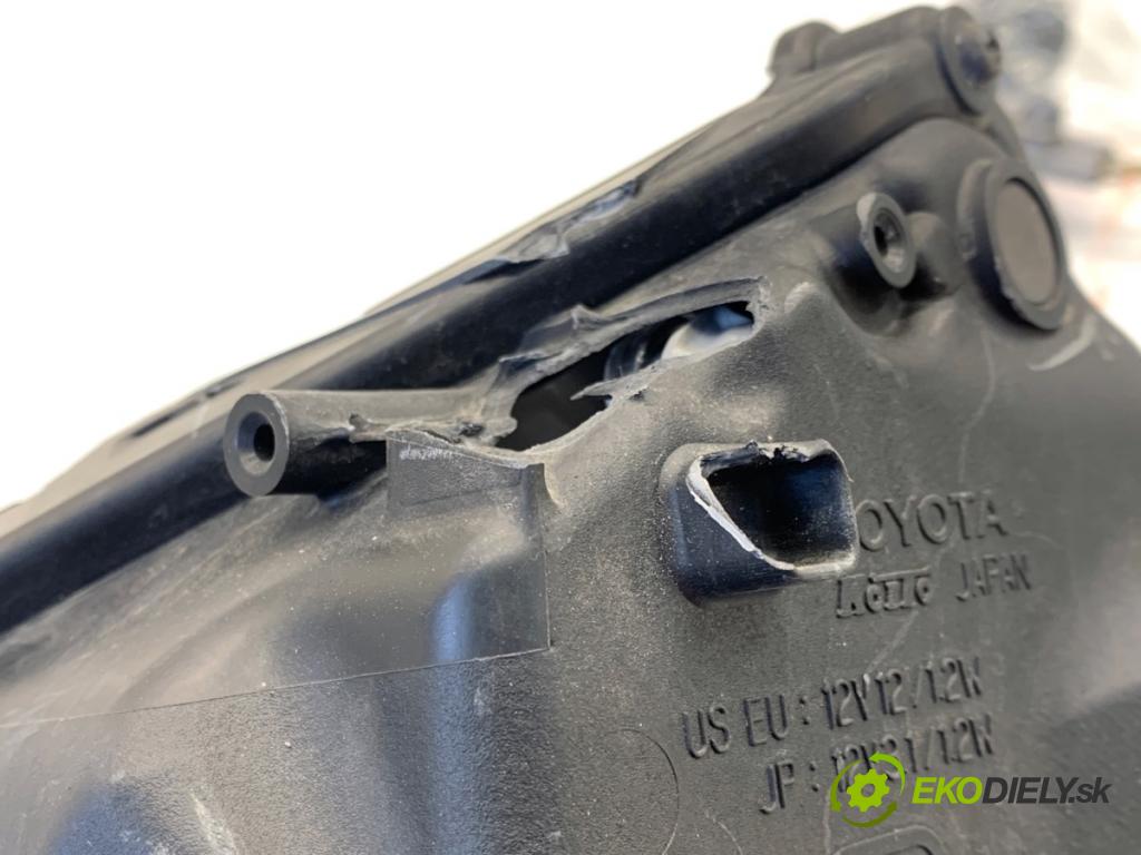 LEXUS IS sedan 2015 180 kW 200t (ASE30) 1998 Svetlo DRL: pravy predný