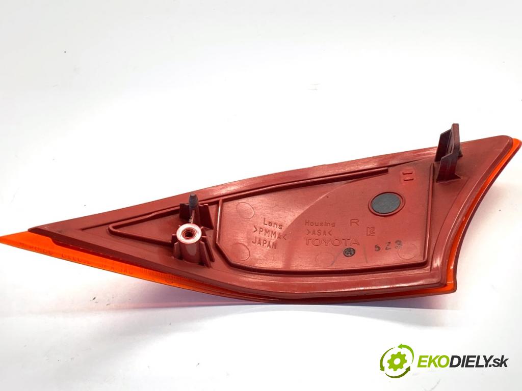 LEXUS IS sedan 2015 180 kW 200t (ASE30) 1998 reflexní nárazníka pravý zadní část