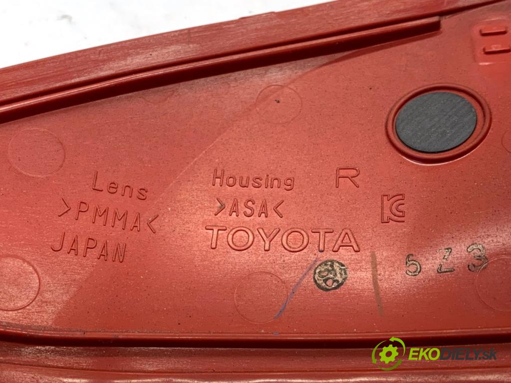 LEXUS IS sedan 2015 180 kW 200t (ASE30) 1998 reflexne nárazníka pravy zad