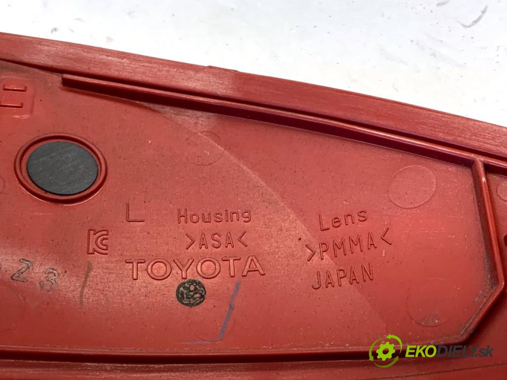 LEXUS IS sedan 2015 180 kW 200t (ASE30) 1998 reflexne nárazníka ľavy zad