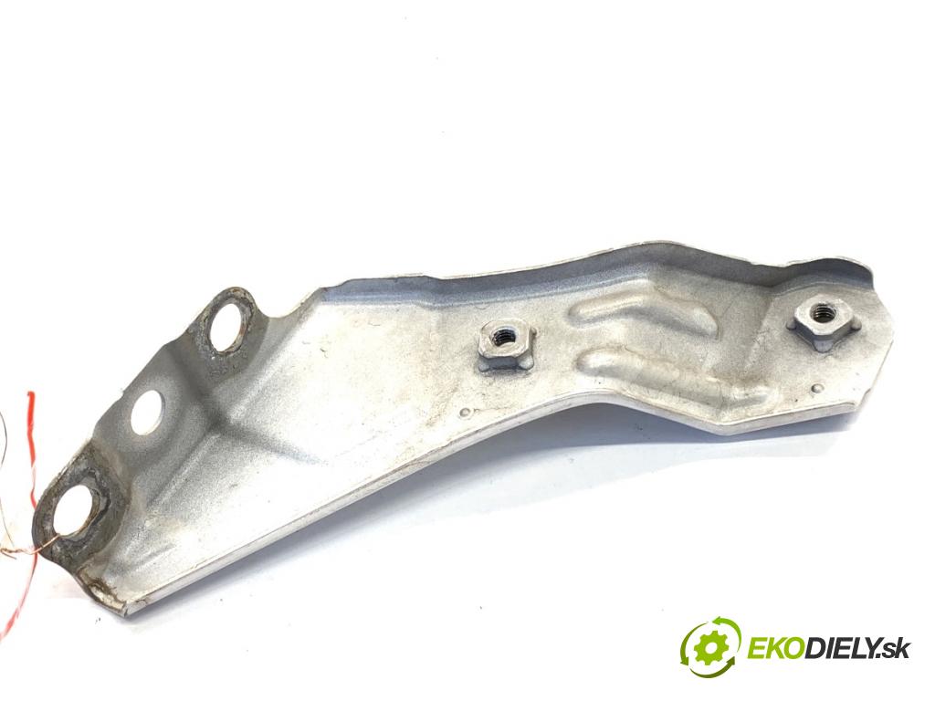 LEXUS IS sedan 2015 180 kW 200t (ASE30) 1998 uchycení blatníka pravý přední část