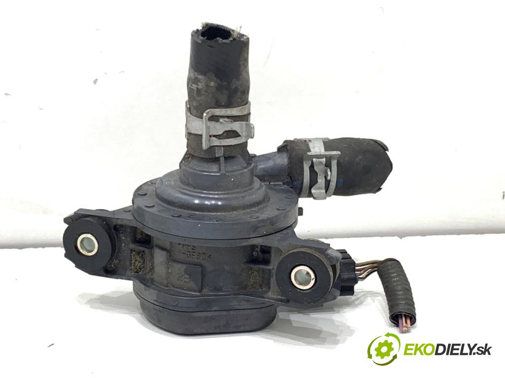 LEXUS IS sedan 2015 180 kW 200t (ASE30) 1998 DALŠÍ: Pumpa vody  (Vodná pumpa)